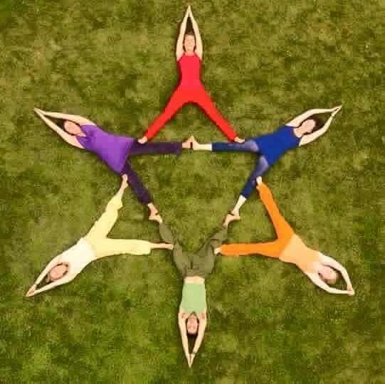 Lưu Ngay Những Tư Thế Sống Ảo Đẹp Cùng Yoga Với Hội Bạn Thân 35