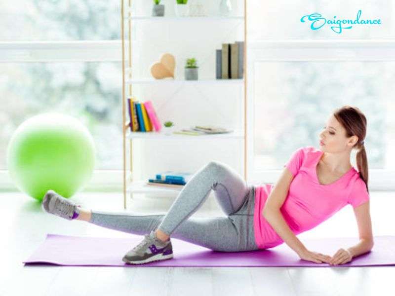 Đốt Cháy Mỡ Thừa Với 10 bài Tập Căng Cơ (Stretching) Đơn Giản Tại Nhà 24 Inner Thigh Stretch: Kéo căng và thư giãn cơ đùi trong và vùng háng