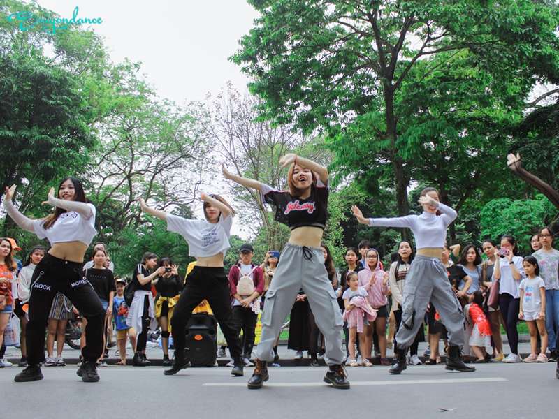 Đặc điểm nổi bật của Kpop Dance Cover là gì
