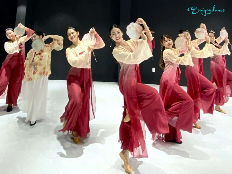 Độ tuổi và đối tượng phù hợp học múa cổ trang