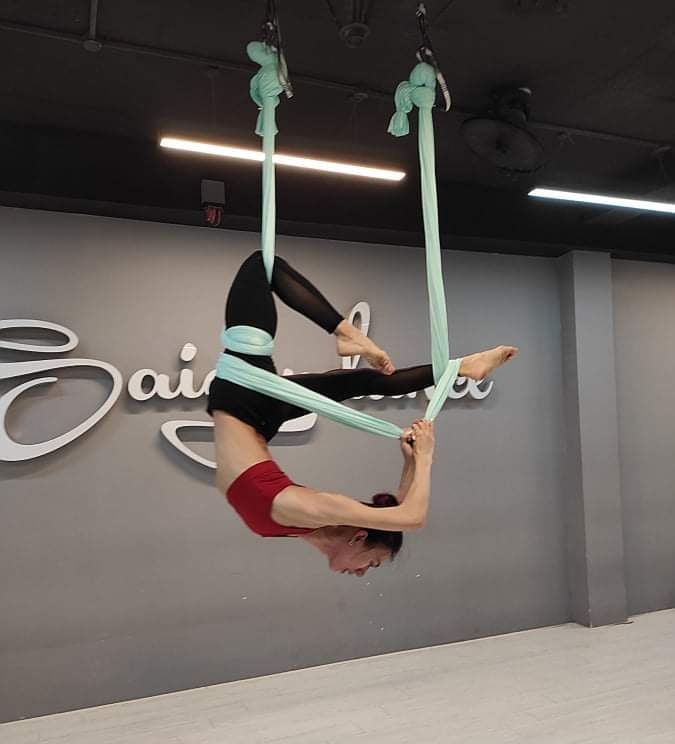 Múa Lụa Trên Không – Sự Kết Hợp Giữa Múa và Yoga 3