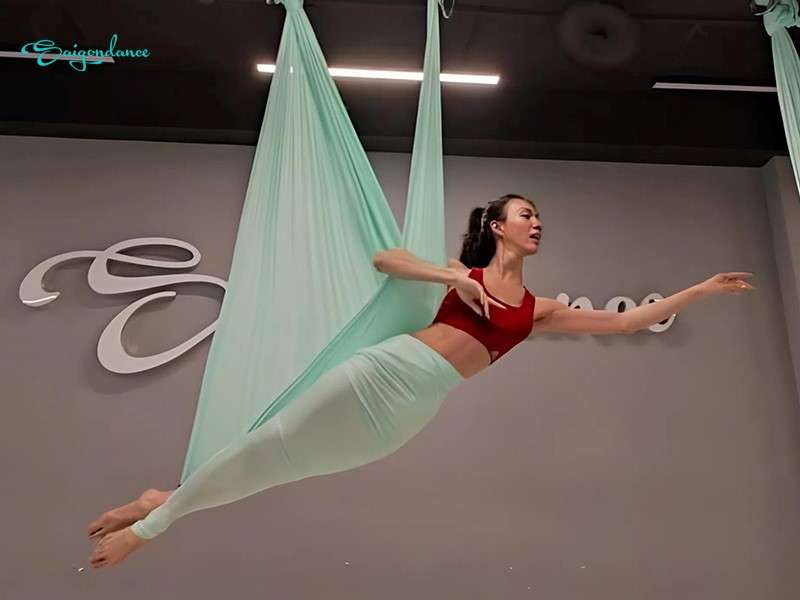 Ai nên học múa lụa võng?