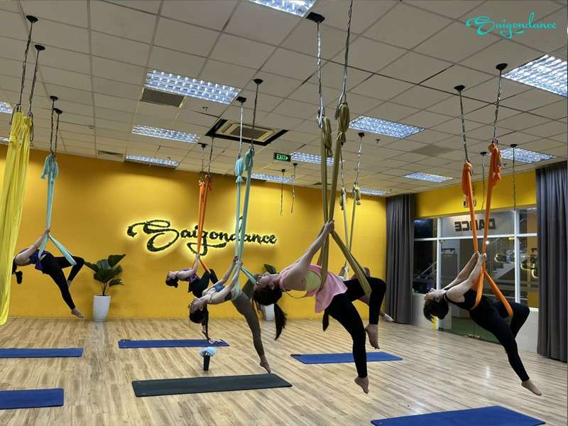 Ai phù hợp học yoga bay? 