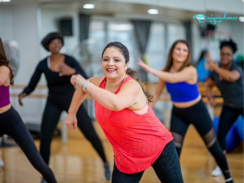 Top 5 Bộ Môn Nhảy Múa Giúp Bạn Giảm Cân Nhanh Chóng 13 Shuffle Dance: tập trung vào hoạt động tim mạch cường độ cao