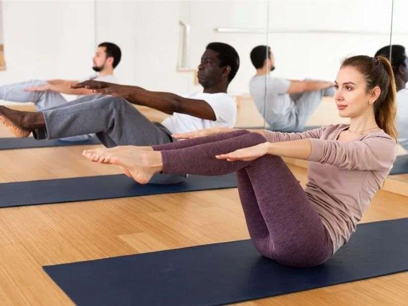 Học Cách Làm Đẹp Của Các Sao Hollywood Với Pilates 16 The Hundred: Bài tập khởi đầu kinh điển trong Pilates