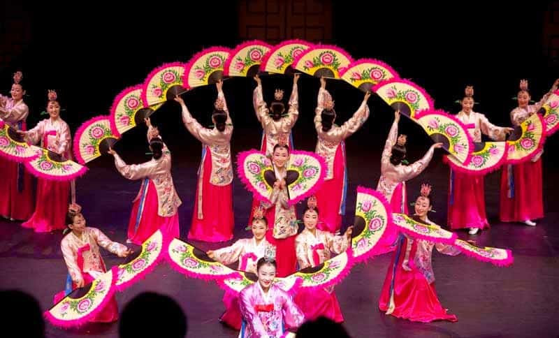 CHO THUÊ VŨ CÔNG, VŨ ĐOÀN MÚA TRUYỀN THỐNG HÀN QUỐC, CUNG CẤP DỊCH VỤ BIỂU DIỄN MÚA HANBOK HÀN QUỐC TRONG SỰ KIỆN 37
