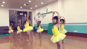 MÚA THIẾU NHI CỔ ĐIỂN 13 MÚA THIẾU NHI CỔ ĐIỂN 13